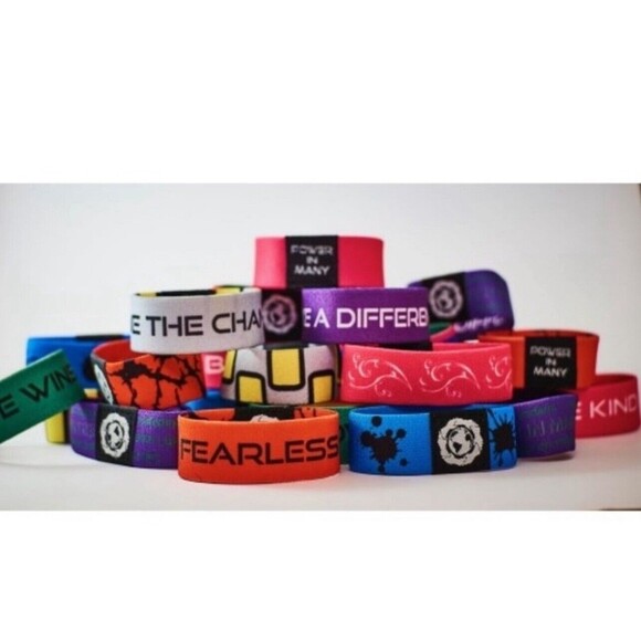 Power In Many Motivational Bracelets HUGE Bundle 9 Packs=27 Bracelets New Sealed - Picture 2 of 5
